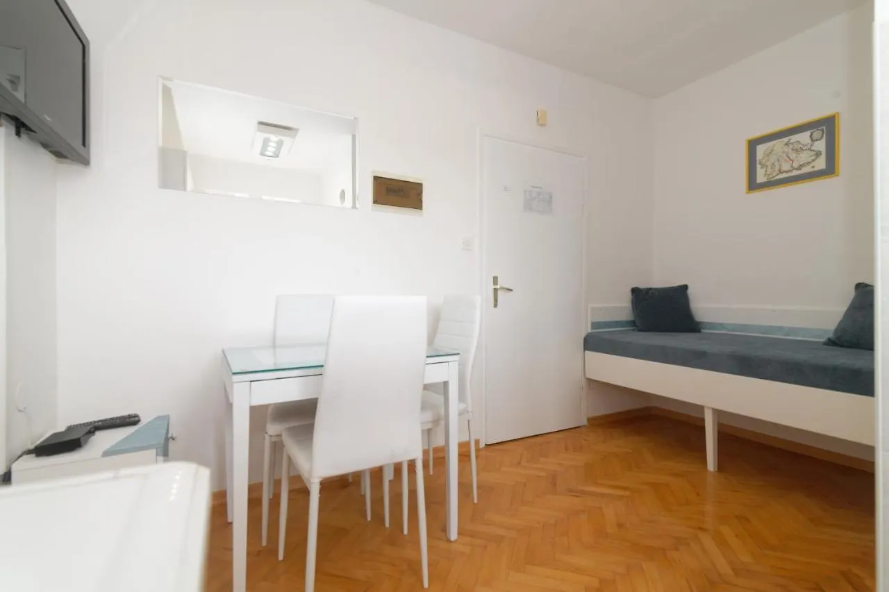 Apartments Jasna 3 Novigrad  0*, Novigrad (Istria)